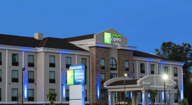 Кровать в общем номере Holiday Inn Express and Suites Houston North - IAH Area by IHG