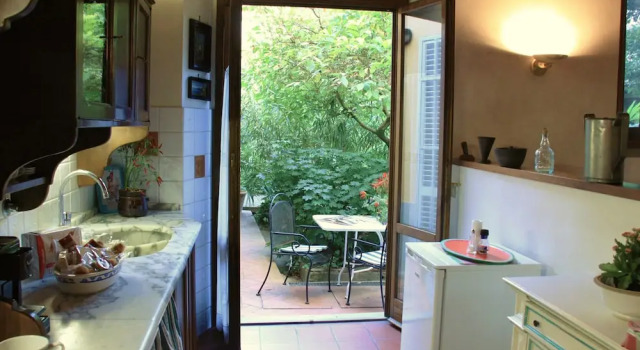 Апартаменты c 1 комнатой Domus Giorgio Authentic 1600's apt with Stunning Garden and Rooftop
