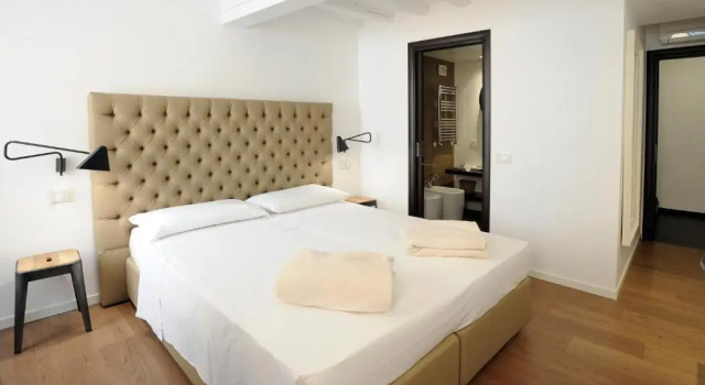 Opera 11 r&b, Rezerwuj Hotel Parma Emilia-Romania
