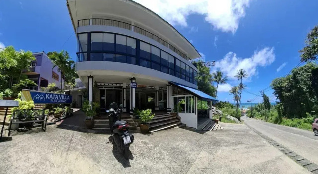Oceanview Bungalows by EAT, Karon Beach, Забронировать Отель Отели Южного Таиланда с парковкой, Парковка