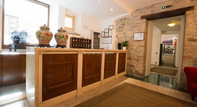 Hotel Palazzo Brunamonti, Varaa Hotelli Bevagna Umbria