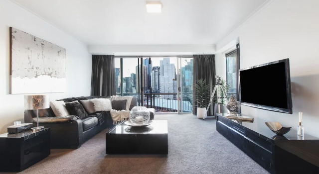 Heart of Theatre District - Pool & Gym, Book Hotel Melbourne Melbourne Region, near Royal Botanic Gardens Melbourne