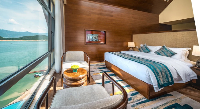 Двухместный люкс с видом на озеро Ramada by Wyndham Chenzhou Dongjiang Lake