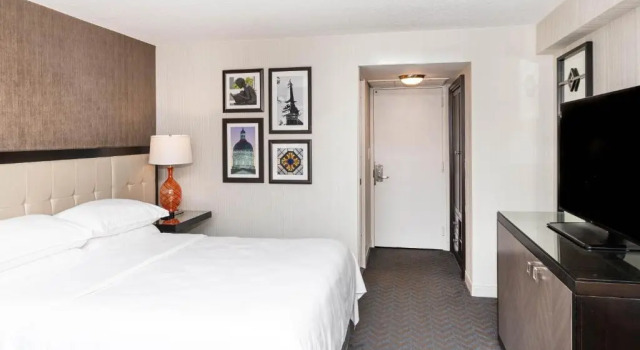 Двухместный номер Deluxe Sheraton Indianapolis City Centre Hotel