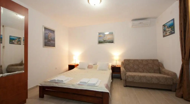 Студия Apartments Šarić