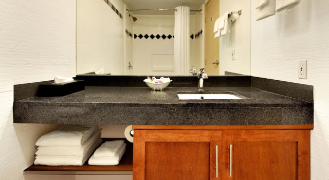 Двухместный номер Standard Poco Inn and Suites Hotel & Conference Centre