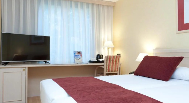 Двухместный номер Standard BYPILLOW Castellana