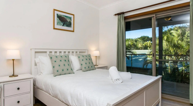 Beach Chalet, Book Chalet Suffolk Park Byron Bay Region