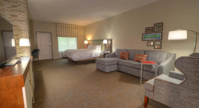 Номер Standard с балконом Hampton Inn Gatlinburg Historic Nature Trail, Tn