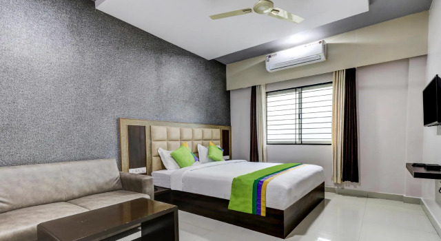 Двухместный номер Standard Treebo Sahara Suites 750M From St Johns Medical College And Hospital