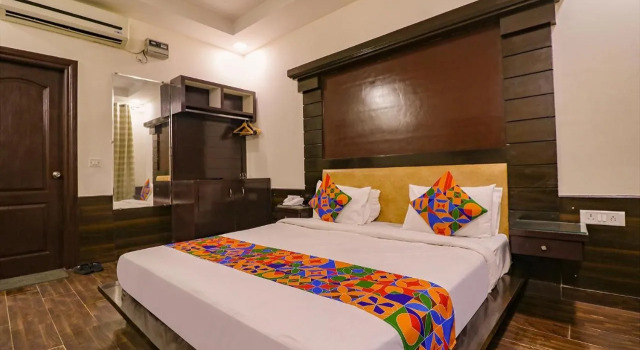 FabHotel Palm Court, Забронировать Отель Гургаон 