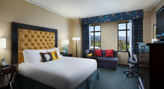 Номер Standard с видом на горы Juniper Hotel Cupertino, Curio Collection by Hilton