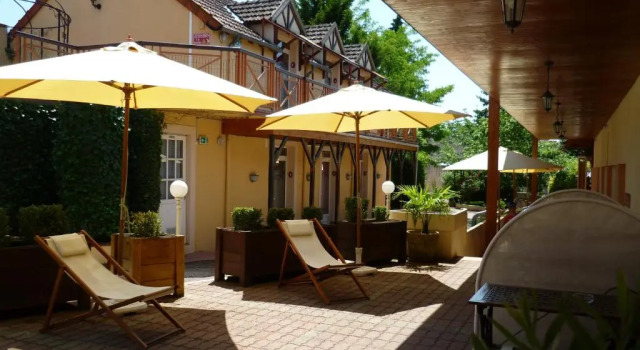 Двухместный номер Standard с видом на сад The Originals Boutique, Hôtel Clos Sainte Marie, Nevers