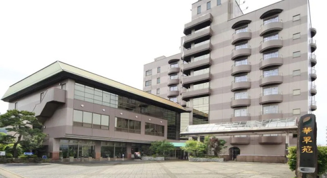 Кровать в общем номере Hotel Kasuien