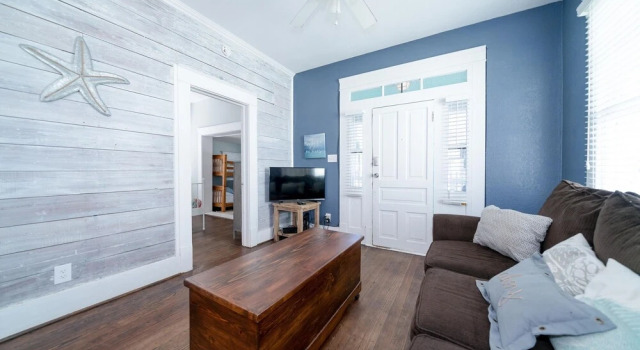 Out Of The Blue 2 Bedroom Home