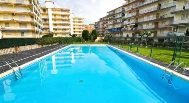 Pineda 8 Planet Costa Dorada, Забронировать Отель Вила-Сека 