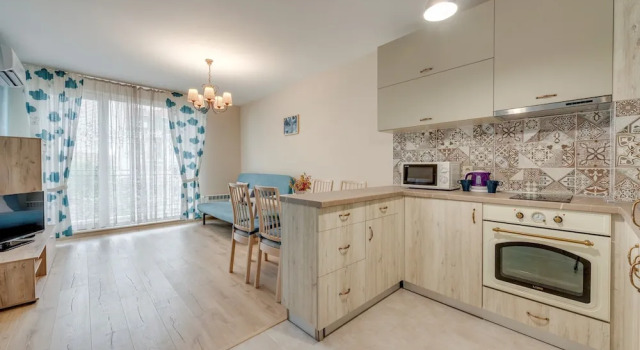 Апартаменты Bright and Newly Refurbished Apartment Near Center