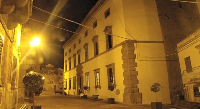 Palazzo Orsini, Rezervovat Hotel Hotely v Lazio s parkováním, Parkování