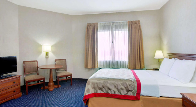 Двухместный номер Standard Ramada by Wyndham Hawthorne LAX / LA Stadium