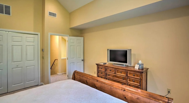 Family-friendly Hancock Home: Walk to Slopes!, Buchen Sie Ferienwohnung Hotels in New England mit Parkplatz, Parkplätze