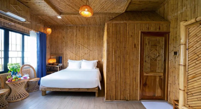Бунгало с видом на озеро Cantho Eco Resort