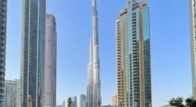 bnbme | Luxury Apt | Pool w/ Burj Khalifa Views, Забронировать Отель Дубай Эмират Дубай, рядом с Дубайский аквариум