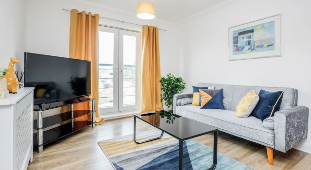2br-sleeps4-parking-eastlondon, Забронировать Апартаменты/квартира Отели Большого Лондона с парковкой, Парковка