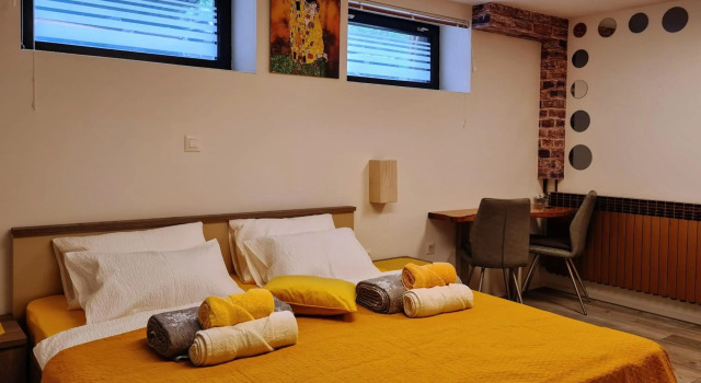 Happy Sparrow, Book Hotel Karlovac Karlovac county