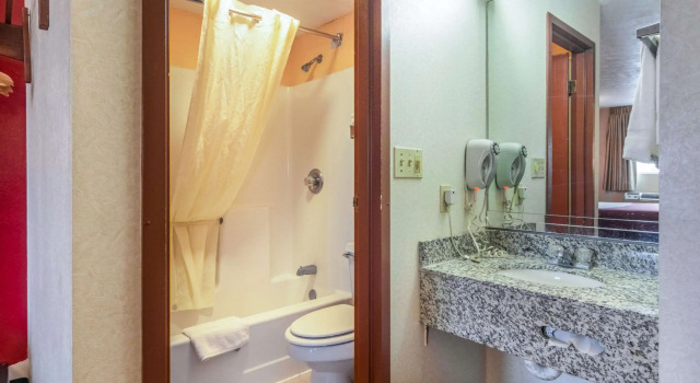 Двухместный номер Standard Econo Lodge Kent - Akron West