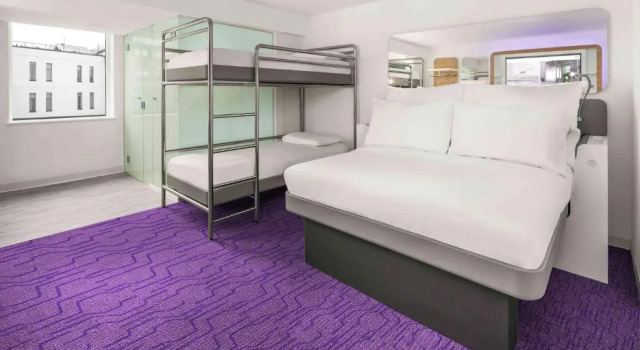 Номер Family Cabin YOTEL Edinburgh