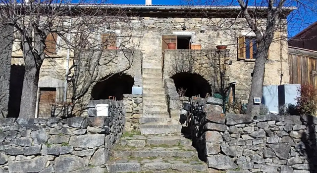 Chambre d'hôte maison de caractere, Varaa Hotelli  