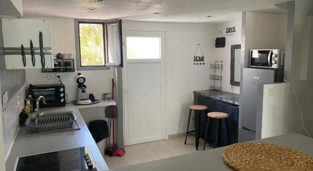 Un duplex pour 4 personne village camarguais, Забронировать Апартаменты/квартира Отели Арля с парковкой, Парковка