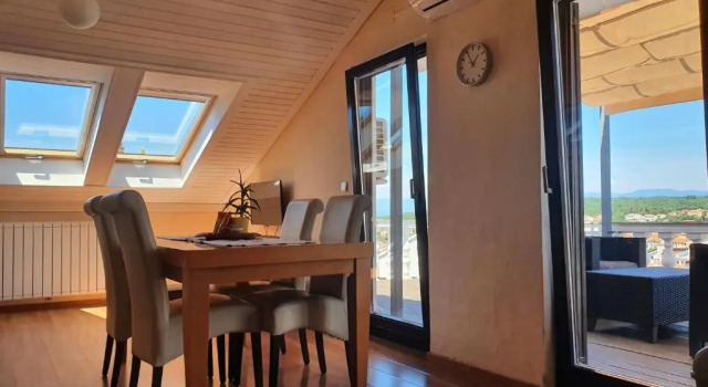 Апартаменты Comfort с 2 комнатами с балконом и с видом на море Villa Flora