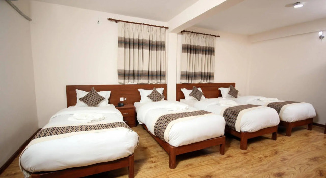 Hotel Holiday House, Забронировать Отель Отели Катманду 3 звезды, рядом с Garden of Dreams, 3*
