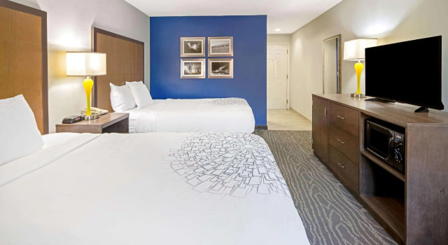 Четырёхместный номер Standard La Quinta by Wyndham Brownsville North