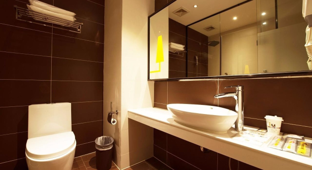 IU Hotel Guiyang North Station Century City Convention and Exhibition Center
