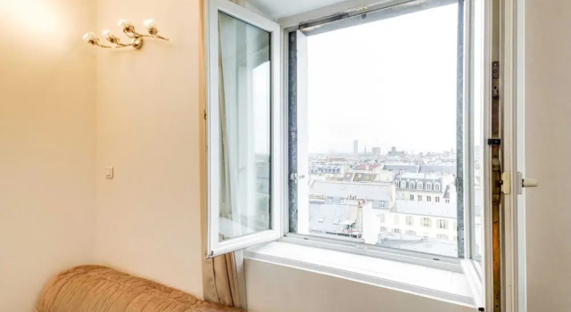 Book-lovers Abode in the 4th Arrondissement, Забронировать Отель 4-й округ: Отель-де-Виль Париж, рядом с Musée Cognacq-Jay