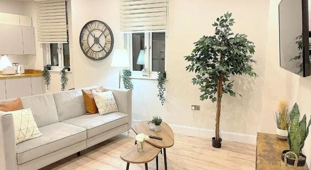 Апартаменты Shrewsbury apartments by BEVOLVE - Free Parking