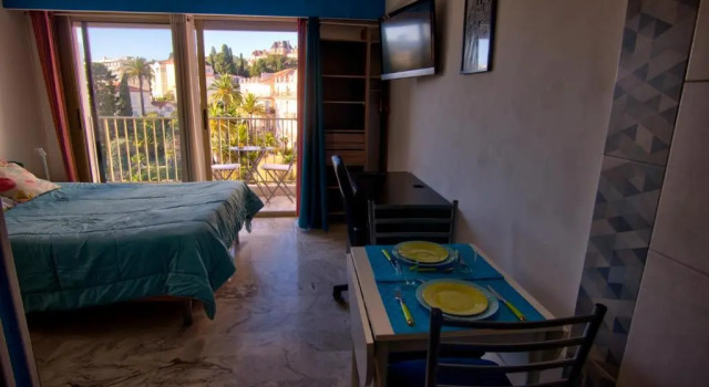 3 Starsstudio54 23 Ave Laugier100m Plages Mistral, Забронировать Отель Отели Канн с парковкой, рядом с Le Croisette Casino Barriere de Cannes, Парковка