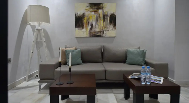 Полулюкс Grand Le Yacht Suites Hotel