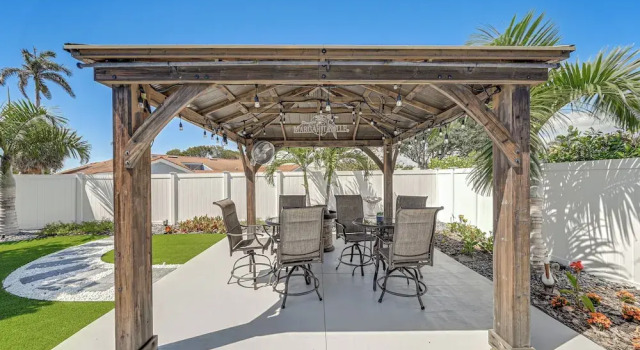 Коттедж Outdoor Oasis: Marco Island Home Near Beaches
