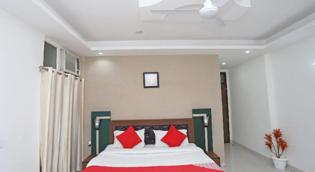 Люкс Standard Capital 0 18693 Hotel Levanti