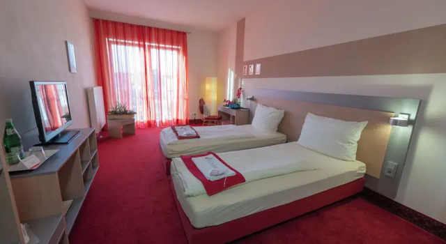 Номер Standard Hotel Catherine Business & Event