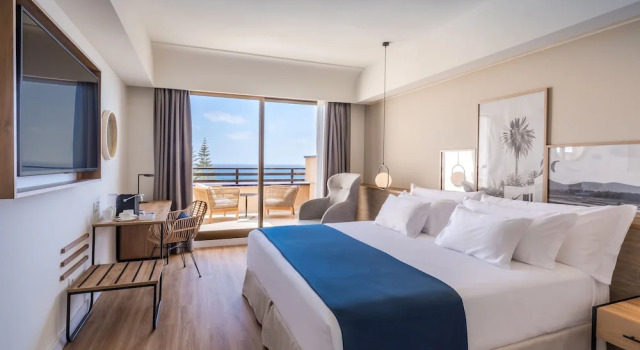Номер Deluxe с балконом и с видом на море Barceló Lanzarote Royal Level