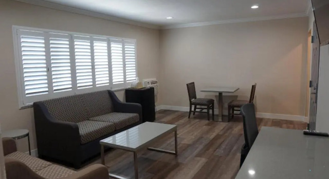 Люкс с 2 комнатами Sea Breeze Inn - LAX Airport, Los Angeles