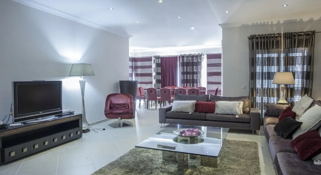 Outstanding Villa Very Well Located Near The Beach