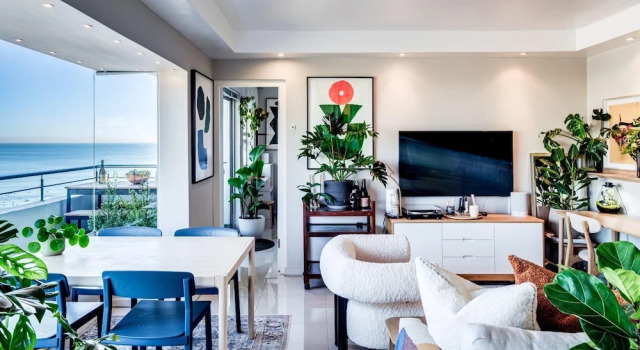 Апартаменты Extraordinary Stay in Mouille Point The Apartment