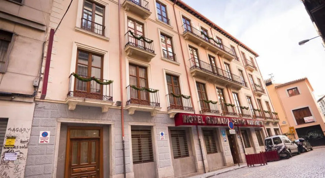 Полулюкс Hotel Granada Centro