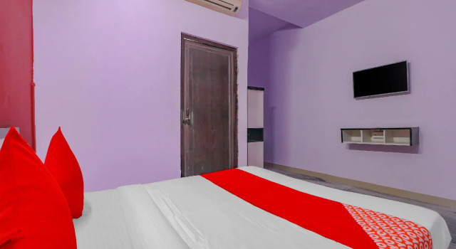 OYO 75632 Primrose Hotel's