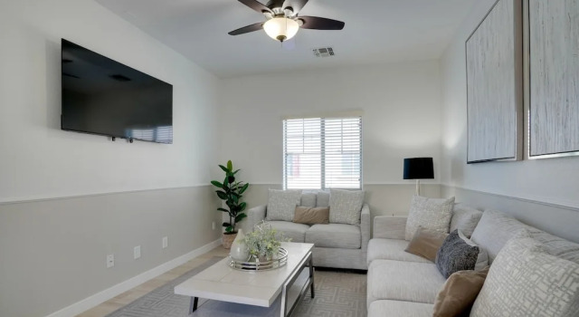 Bright Goodyear Home: Community Pool, Hot Tub, Забронировать Дом для отпуска Гудиер 